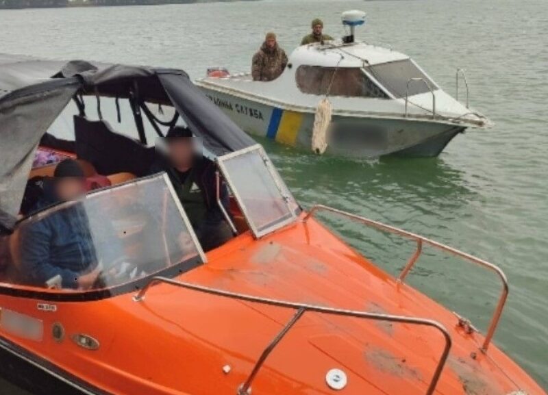 Румунські катери порушили кордон України на Дунаї