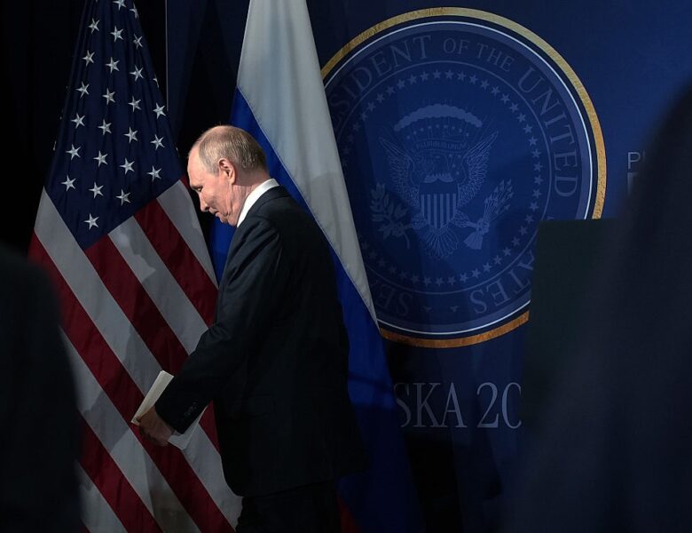 Санкції проти РФ. По чому вдарили США та Європа