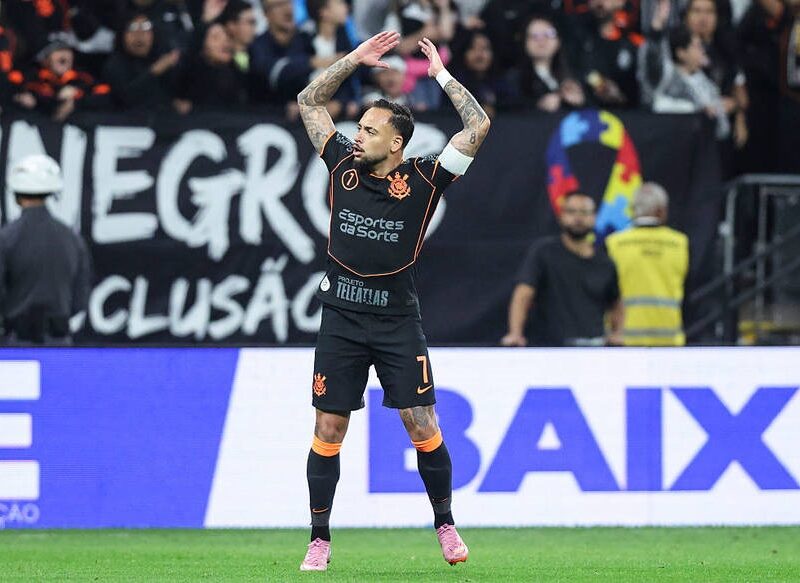 Шахтар встановив трансферну вартість Майкона для бразильців