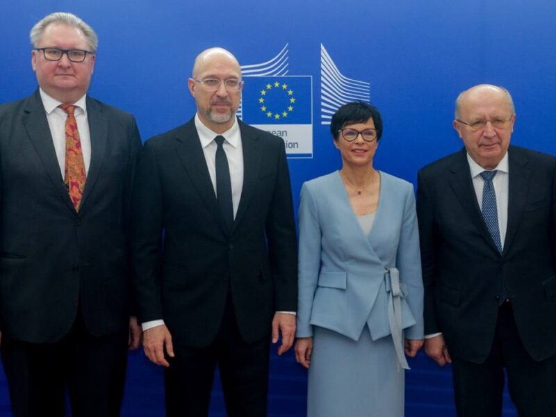 Шмигаль зустрівся з єврокомісарами в Брюсселі