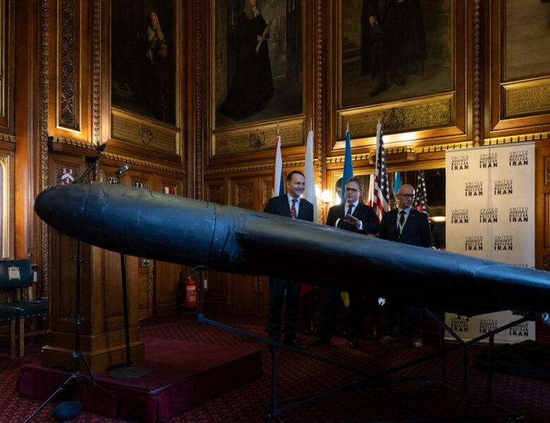 Сікорський показав іранський “шахед” у парламенті Великобританії