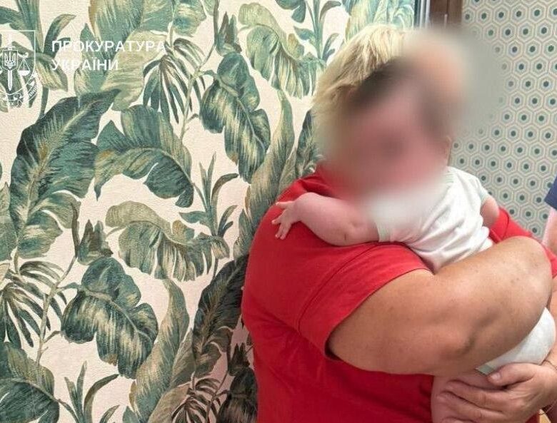 Скандал з сурогатним материнством: у Києві викрили спробу продажу немовля