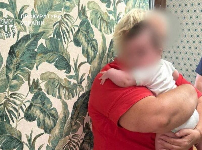 Скандал з сурогатним материнством: у Києві викрили спробу продажу немовля