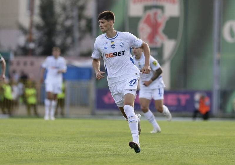 Скандальний футболіст Динамо допоміг ЗСУ значною сумою