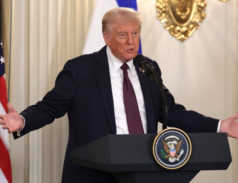 “Справді тупий”. Трамп висміює росіян