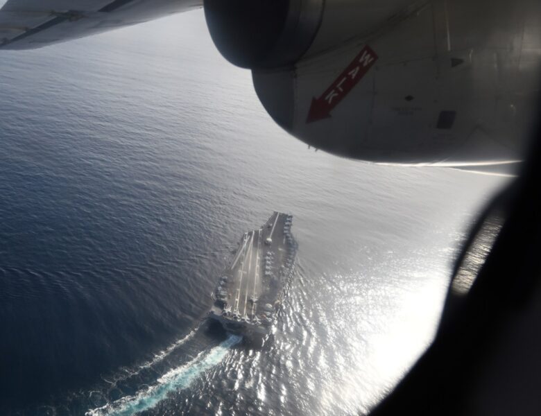 США відправили авіаносець до Південної Америки