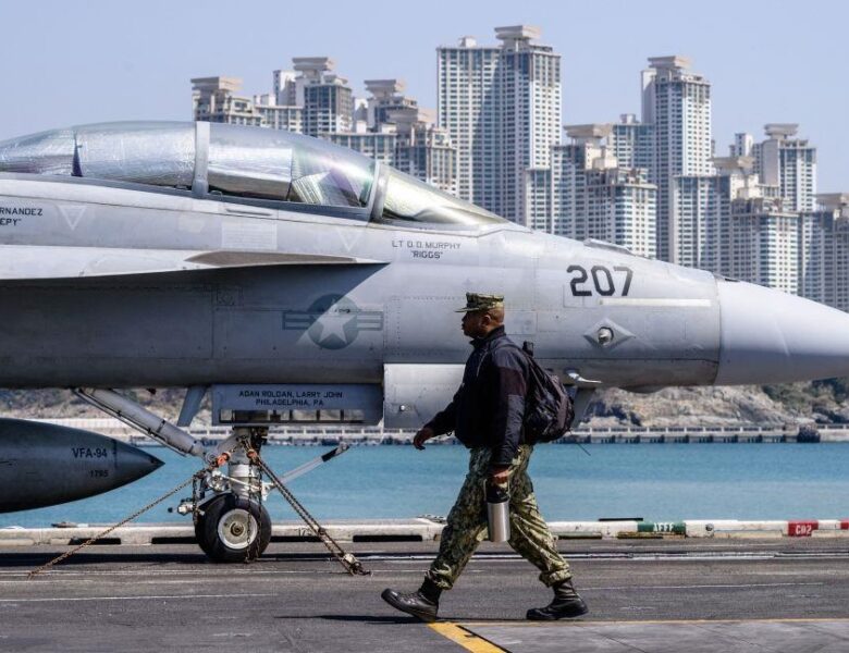 США втратили винищувач і вертоліт у Південнокитайському морі