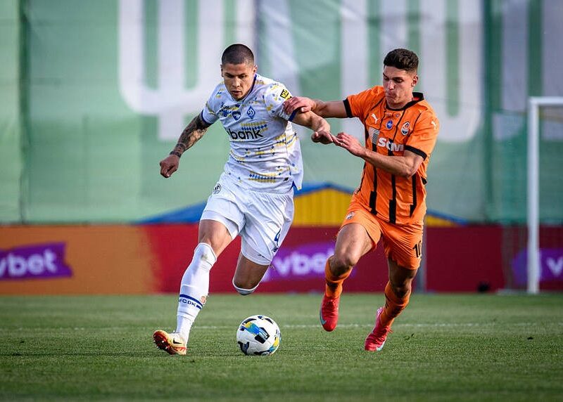 Судаков відповів Попову на “образливий” коментар на адресу суперника