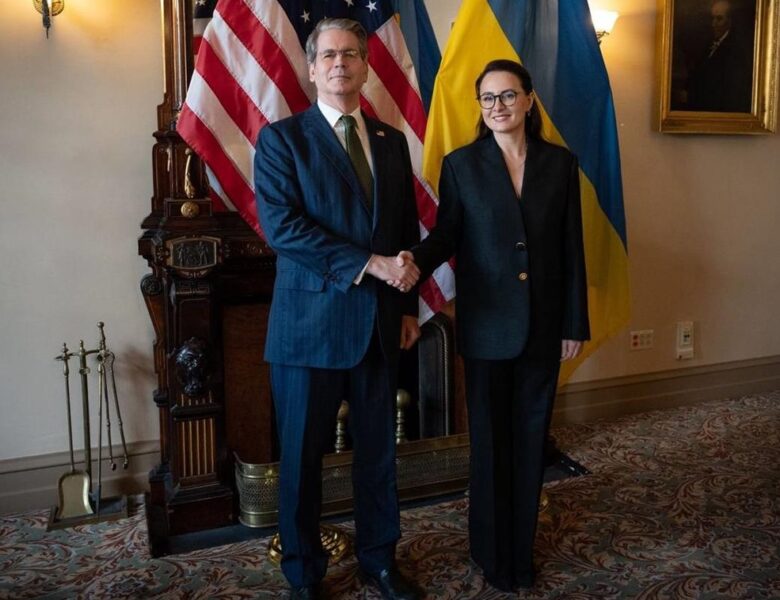 Свириденко обговорила з міністром фінансів США санкції проти Росії
