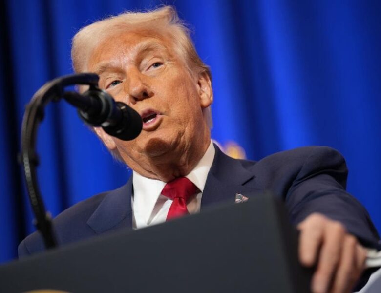 Трамп вимагає в Мін’юсту США $230 млн компенсації