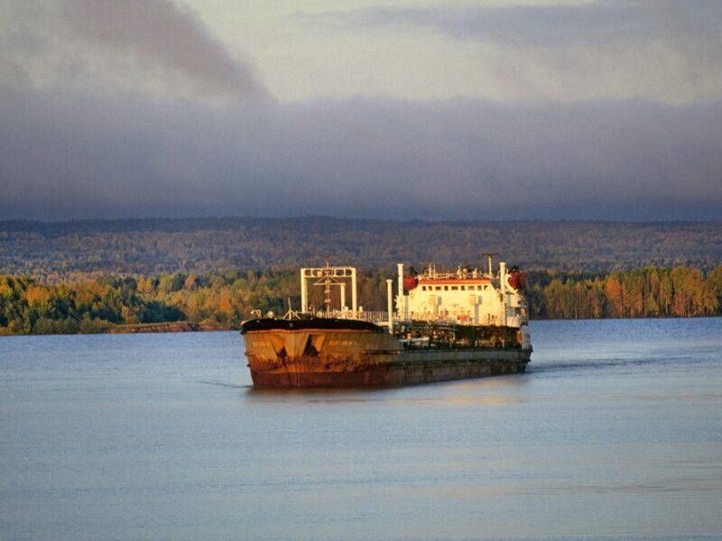 Ціна російської нафти впала нижче $50 за барель