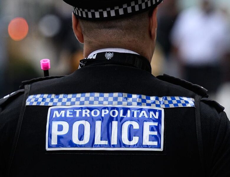 У Британії затримали трьох російських шпигунів