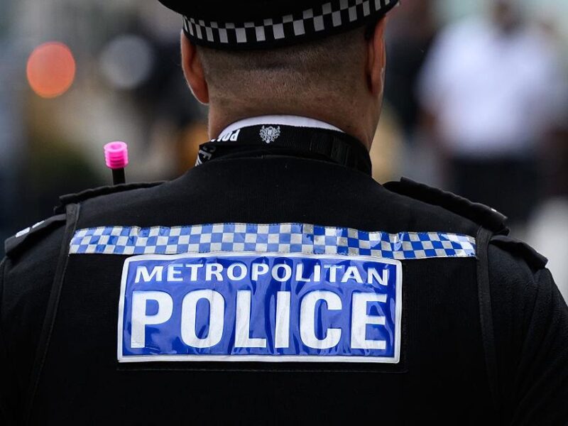 У Британії затримали трьох російських шпигунів