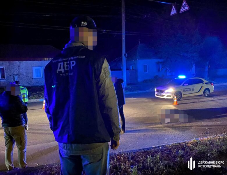 У Чернігові поліцейський на смерть збив військового на пішохідному переході