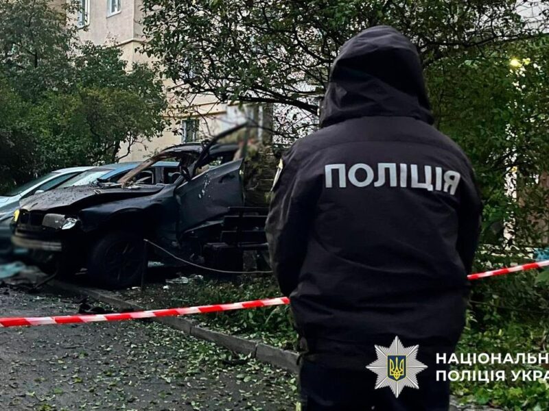 У Києві підірвали автомобіль BMW