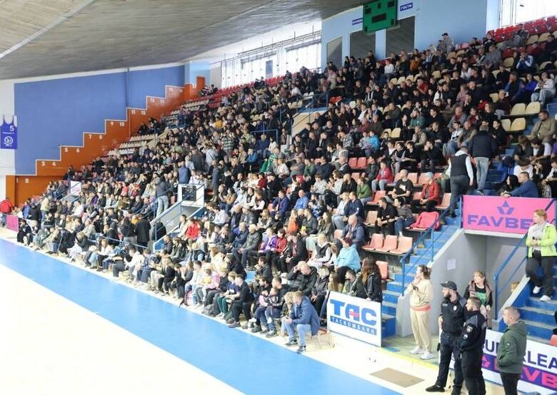 У Миколаєві вперше за час війни дивилися баскетбол