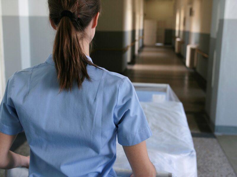 У Рівному від опікового шоку померло немовля: медсестрі оголосили підозру