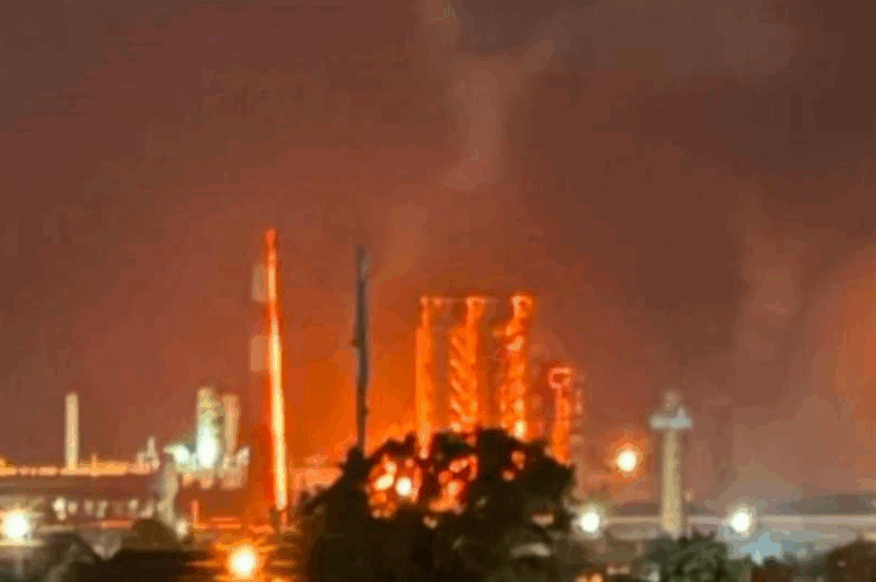 У Росії зупинив роботу один з найбільших НПЗ – ЗМІ