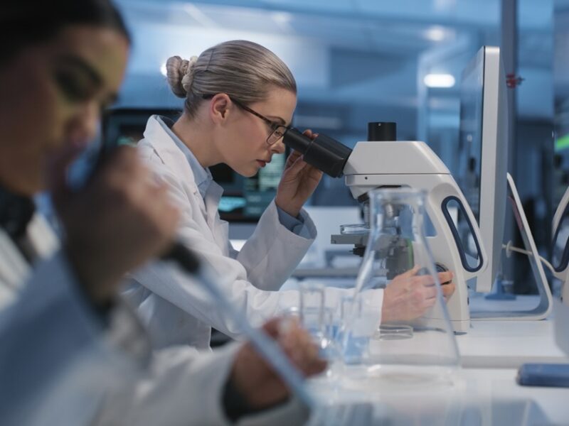 У США створили “супервакцину”, яка блокує розвиток раку