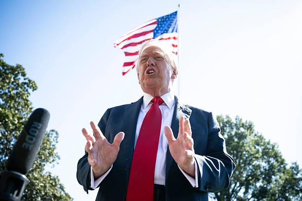 У США зростає напруга через погрози Трампа ввести Закон про повстання