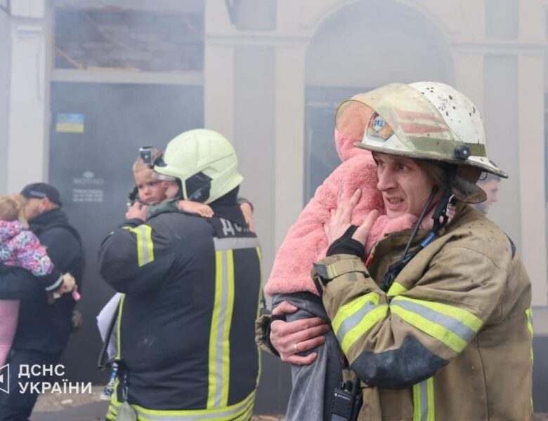 Удар по дитсадку в Харкові: президент показав фото