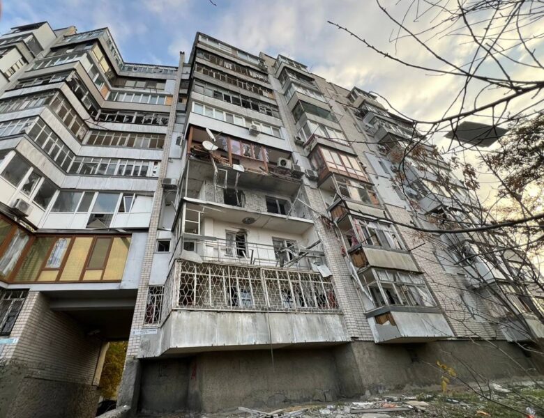 Удар по Херсону: двоє загиблих, 14 поранених