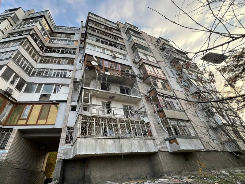 Удар по Херсону: двоє загиблих, 14 поранених