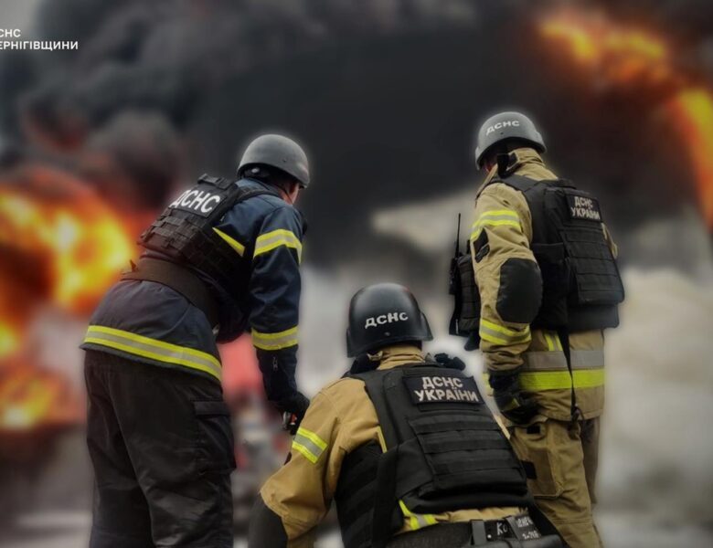 Удар по нафтобазі в Прилуках: вирує сильна пожежа