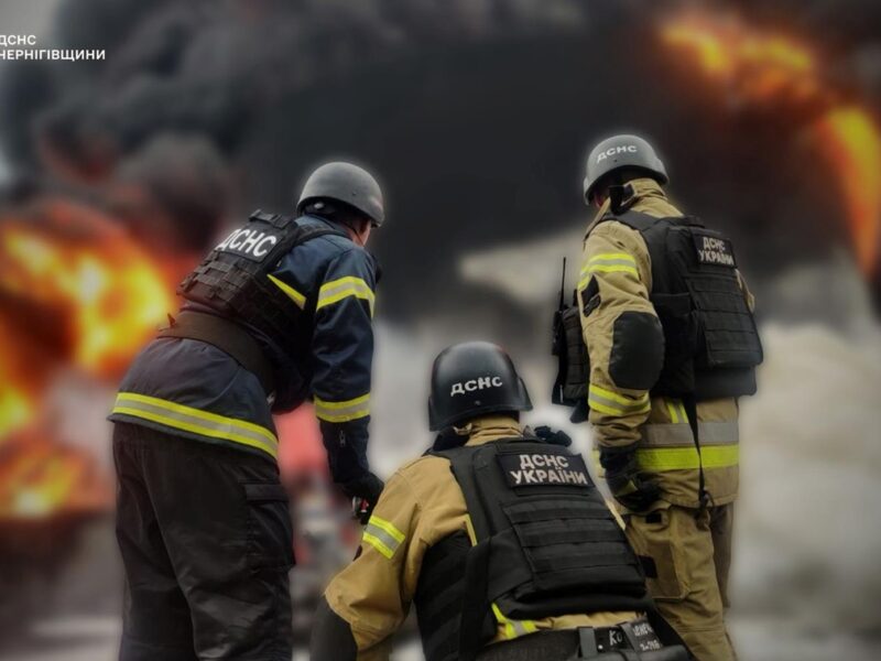 Удар по нафтобазі в Прилуках: вирує сильна пожежа