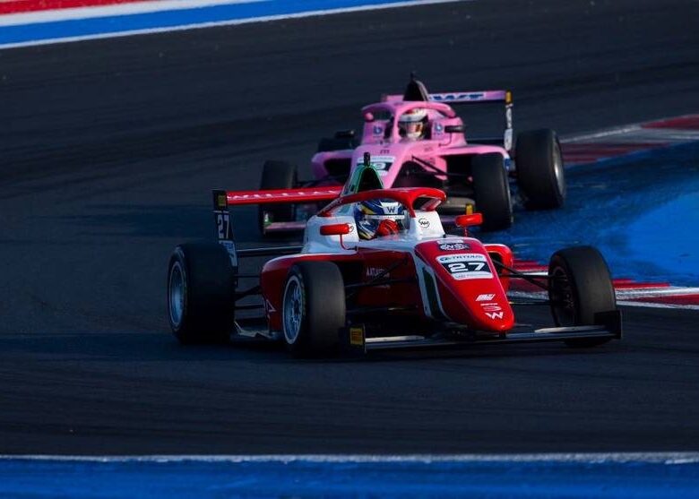 Українець Бондарев у Формулі-4 серед новачків за підсумками сезону третій