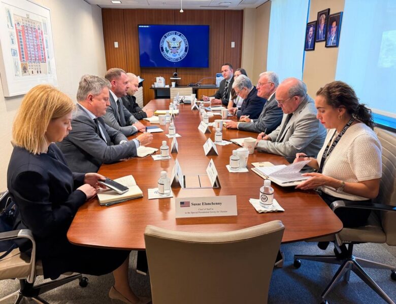 Українська делегація зустрілася з Келлогом