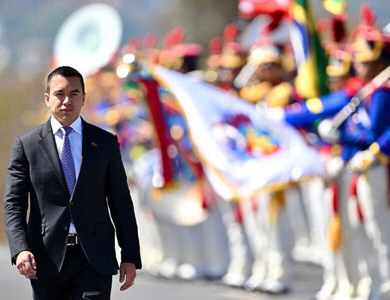 В Еквадорі натовп атакував автомобіль президента