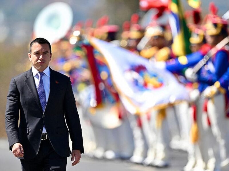 В Еквадорі натовп атакував автомобіль президента