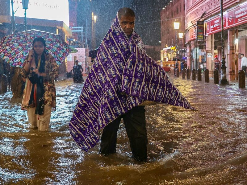 В Індії зливи спричинили повені та зсуви: загинули десятки людей