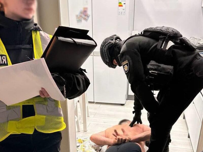 В Києві чоловік влаштував стрілянину про перехожих