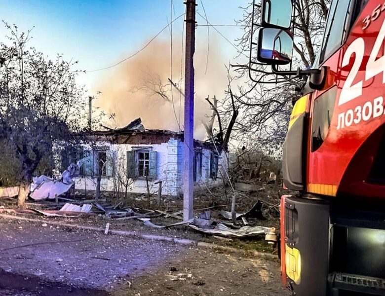 В Лозовій четверо поранених через удар російської бомби