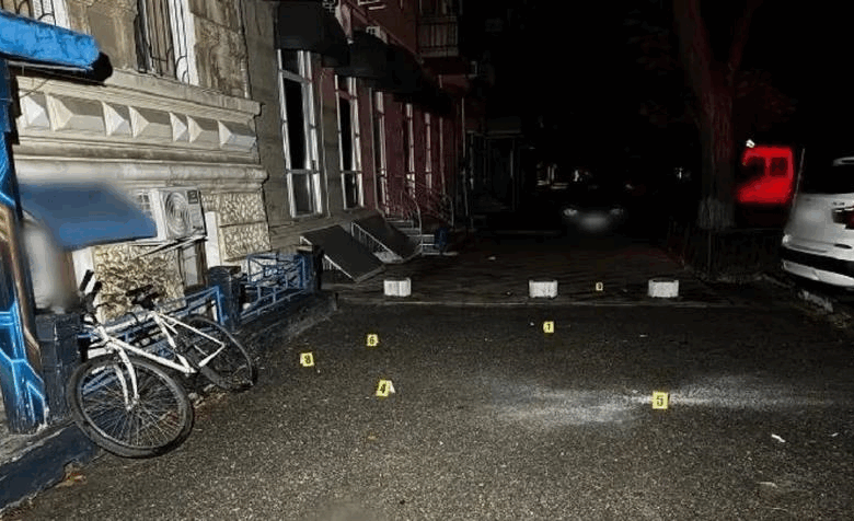 В Одесі чоловік кинув страйкбольні гранати у групу людей