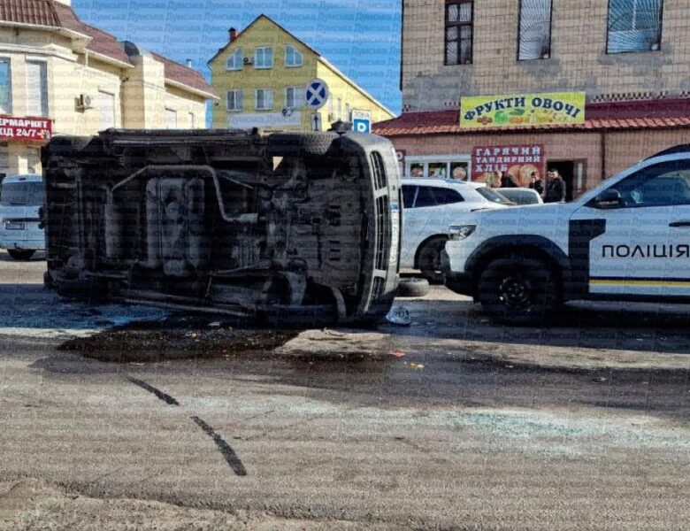 В Одесі натовп перекинув мікроавтобус ТЦК