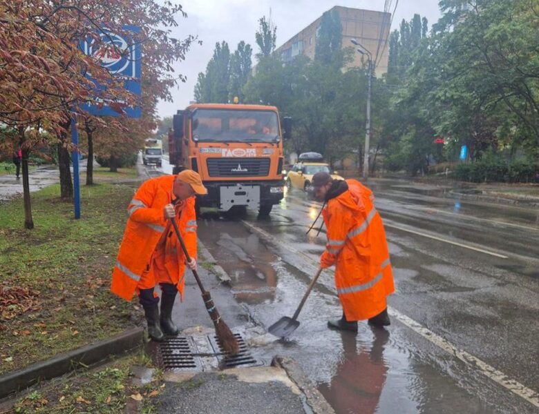 В Одесі знову зростає рівень води через зливу