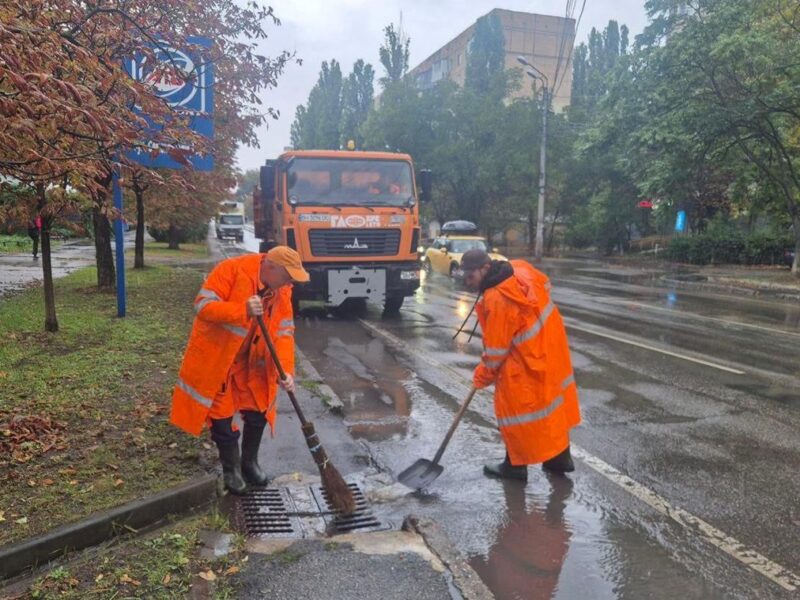 В Одесі знову зростає рівень води через зливу