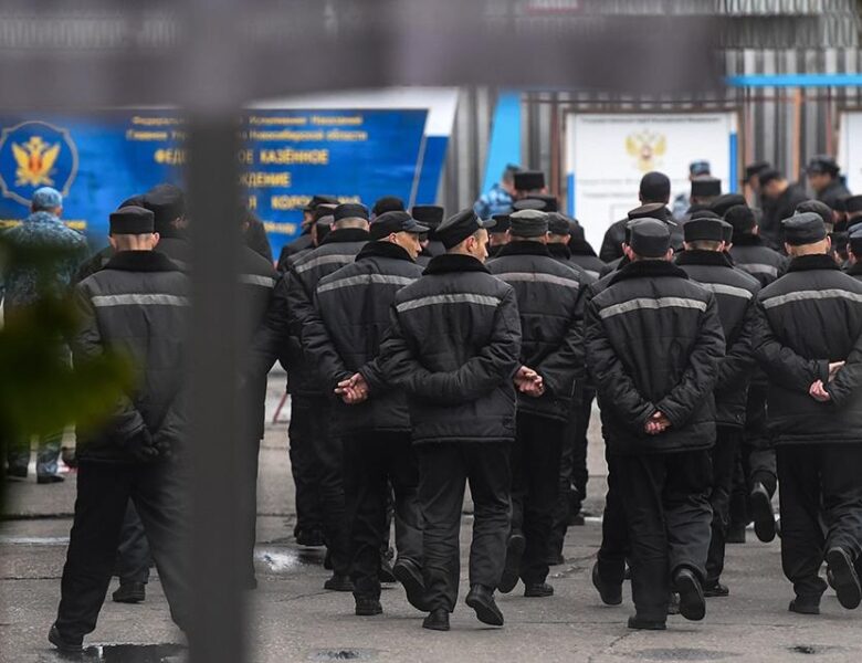 В Росії доходи в’язнів перевищують доходи вчителів – СЗР