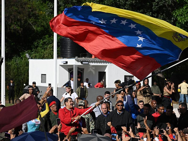 Венесуела закрила посольство в Норвегії після “нобелівки” опозиціонерці