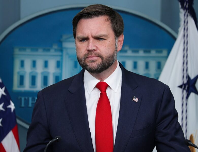 Венс пригрозив Китаю на тлі торгівельного конфлікту