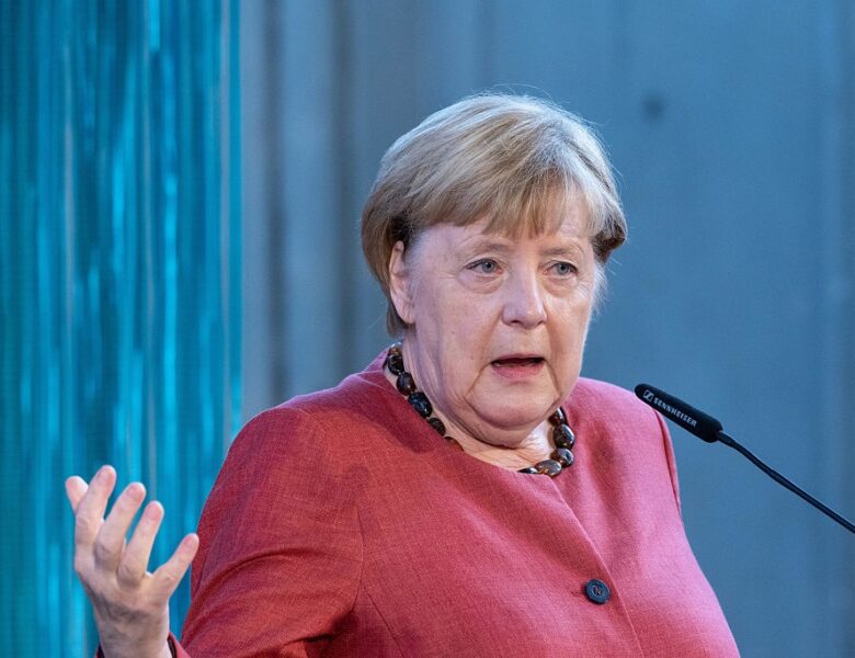 Винний COVID і Польща. Меркель про війну