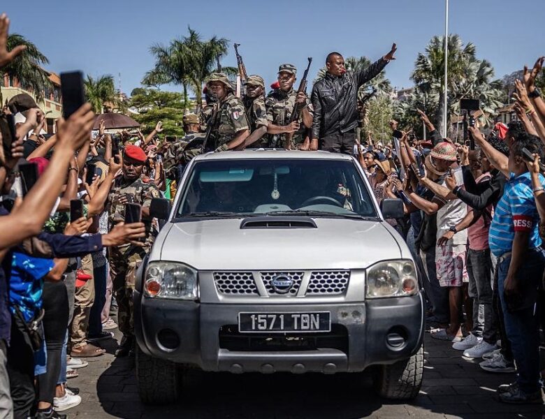 Військові Мадагаскару взяли владу у свої руки після втечі президента