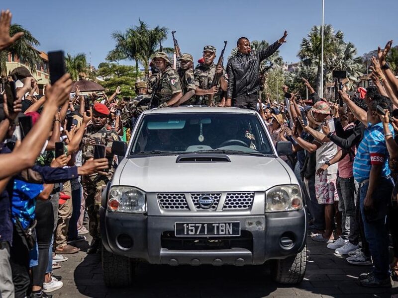Військові Мадагаскару взяли владу у свої руки після втечі президента
