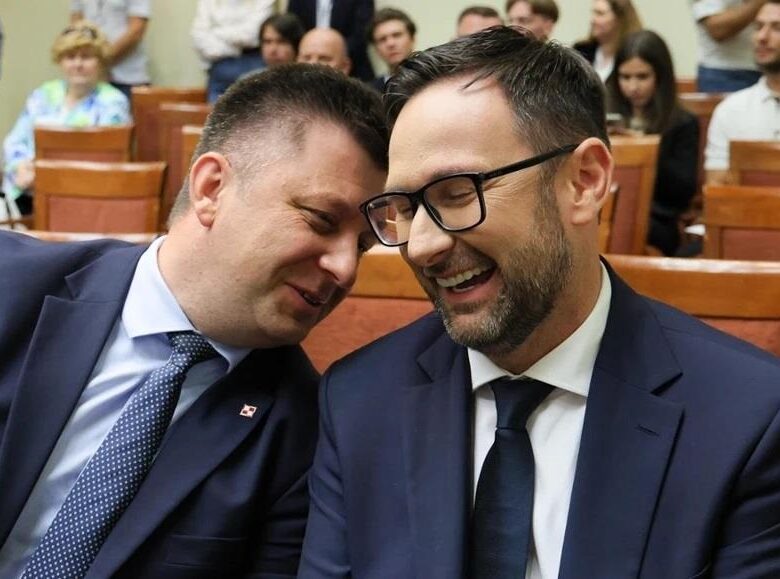 Європарламент зняв імунітет з двох польських депутатів