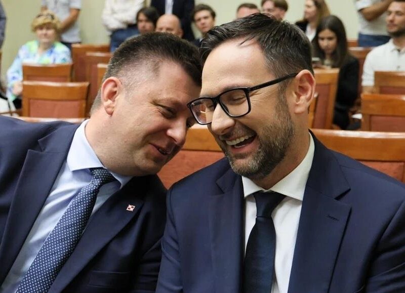 Європарламент зняв імунітет з двох польських депутатів