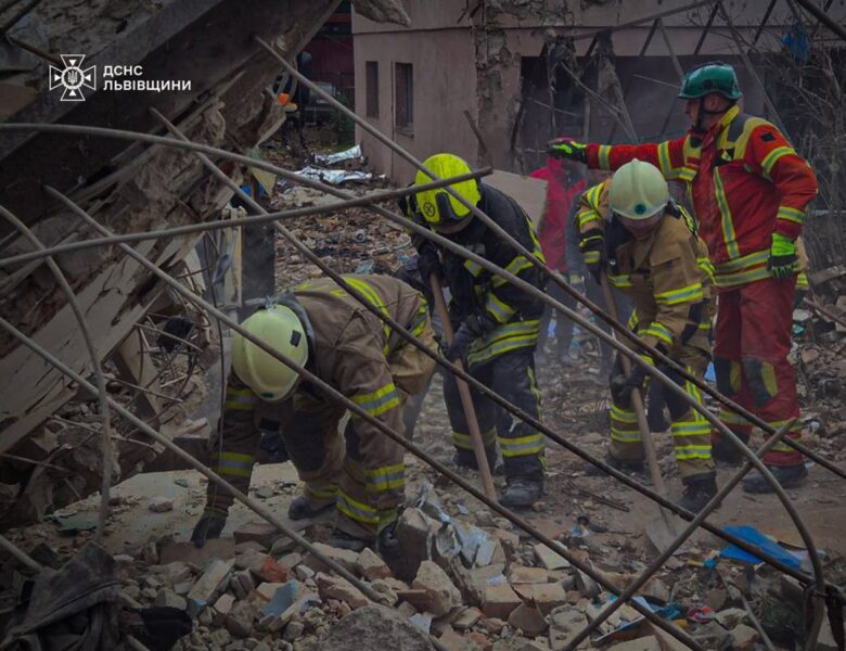З’явилися кадри перших хвилин удару по Львівщині