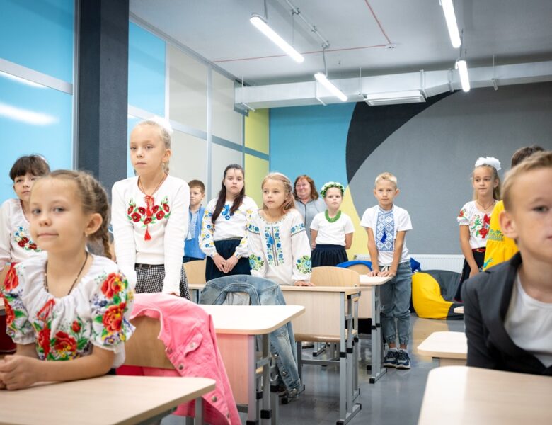 За кордоном верифікували перші суботні та недільні українські школи